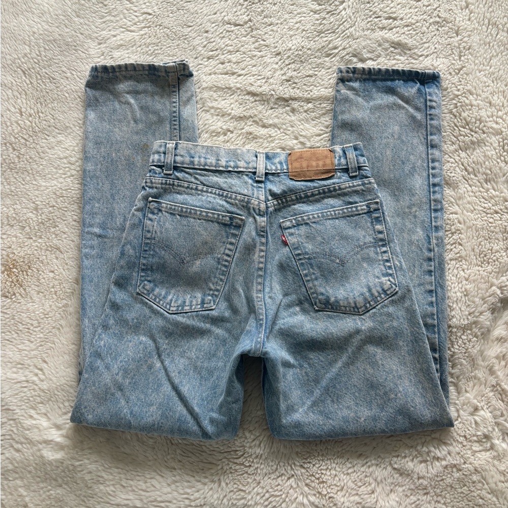 VTG Levi’s High Rise Tapered Leg Bleach Washed Denim Jeans